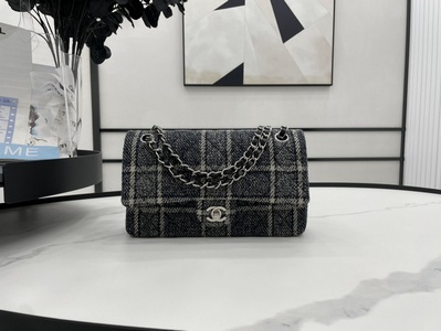 Chanel Handbags 1051